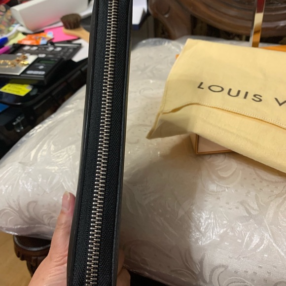 Louis Vuitton Organizer Epi Black  Wallet - Picture 5 of 9